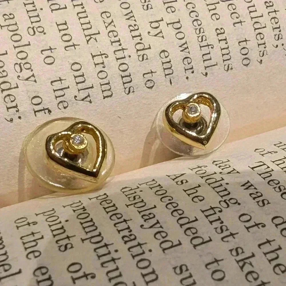 Vintage heart shaped stud earrings